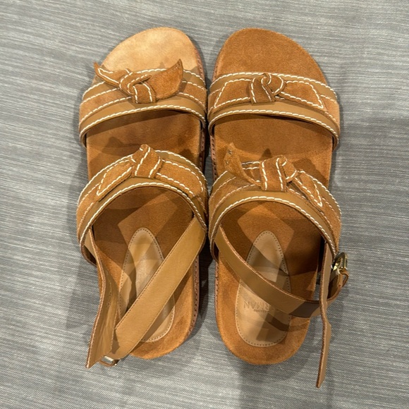 Birman Sandals - Picture 1 of 3